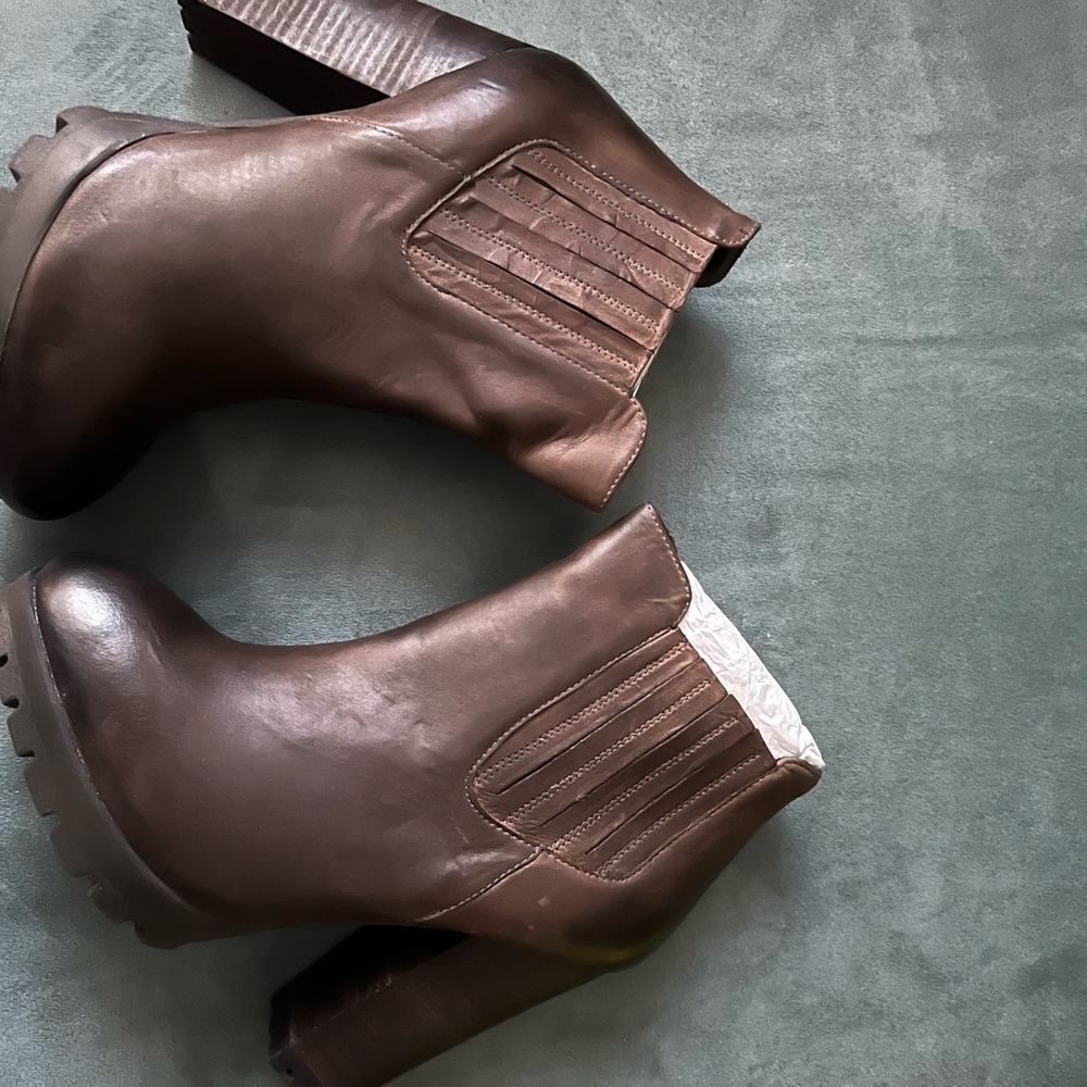 Steve Madden brown boots